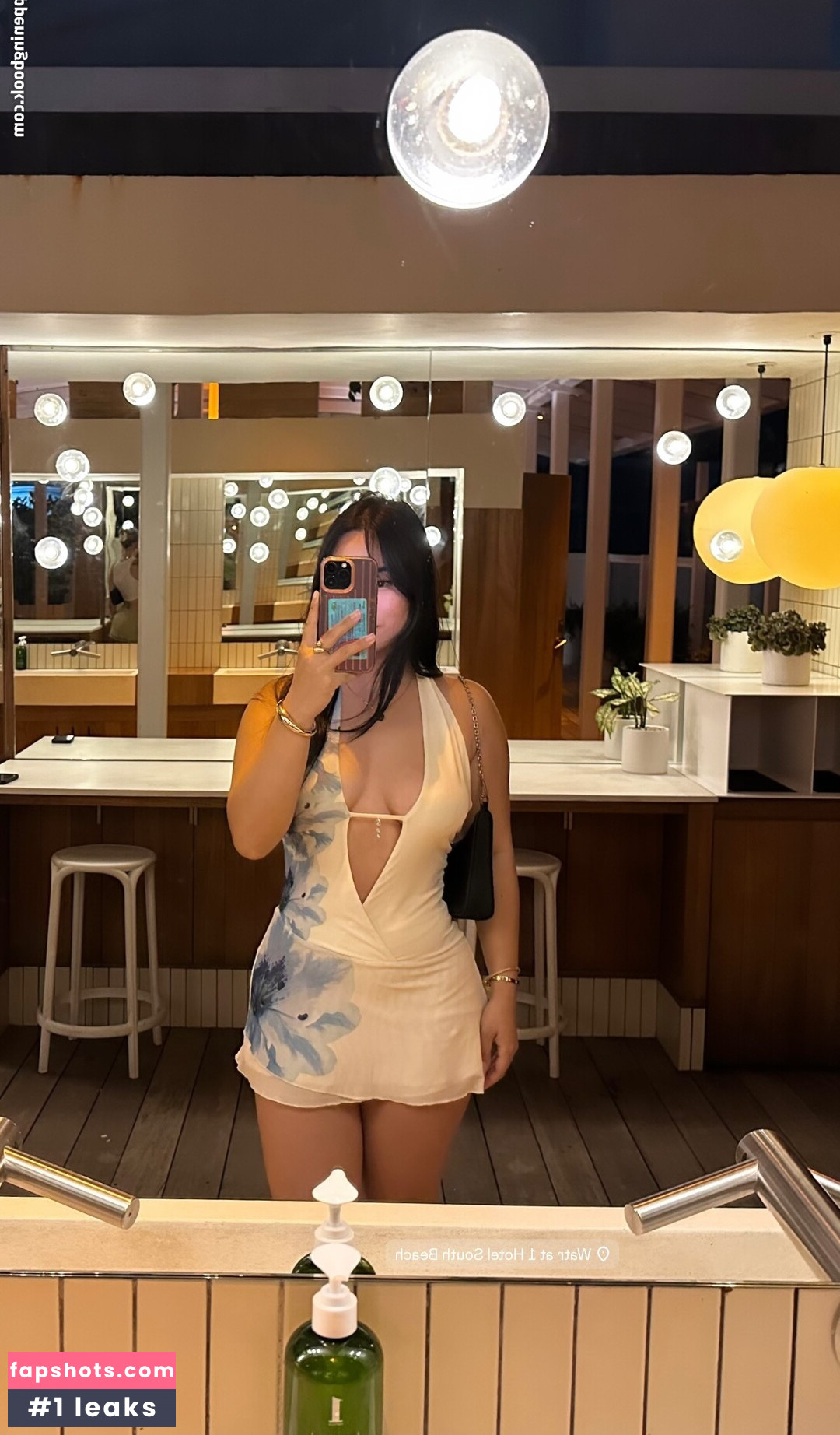 Elizabeth Vy gallery photo #25