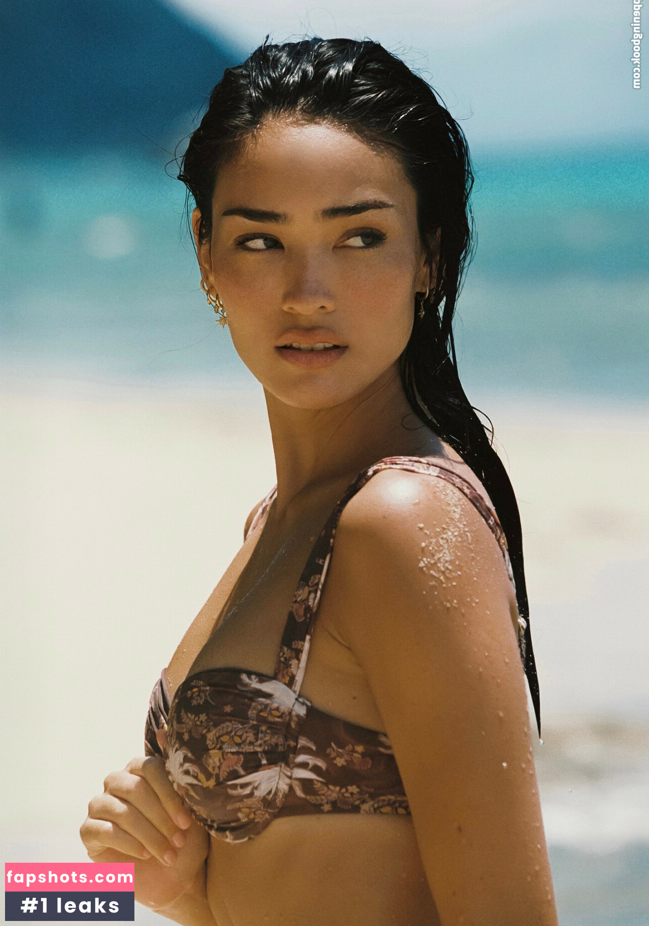 Elizabeth Wood gallery photo #39