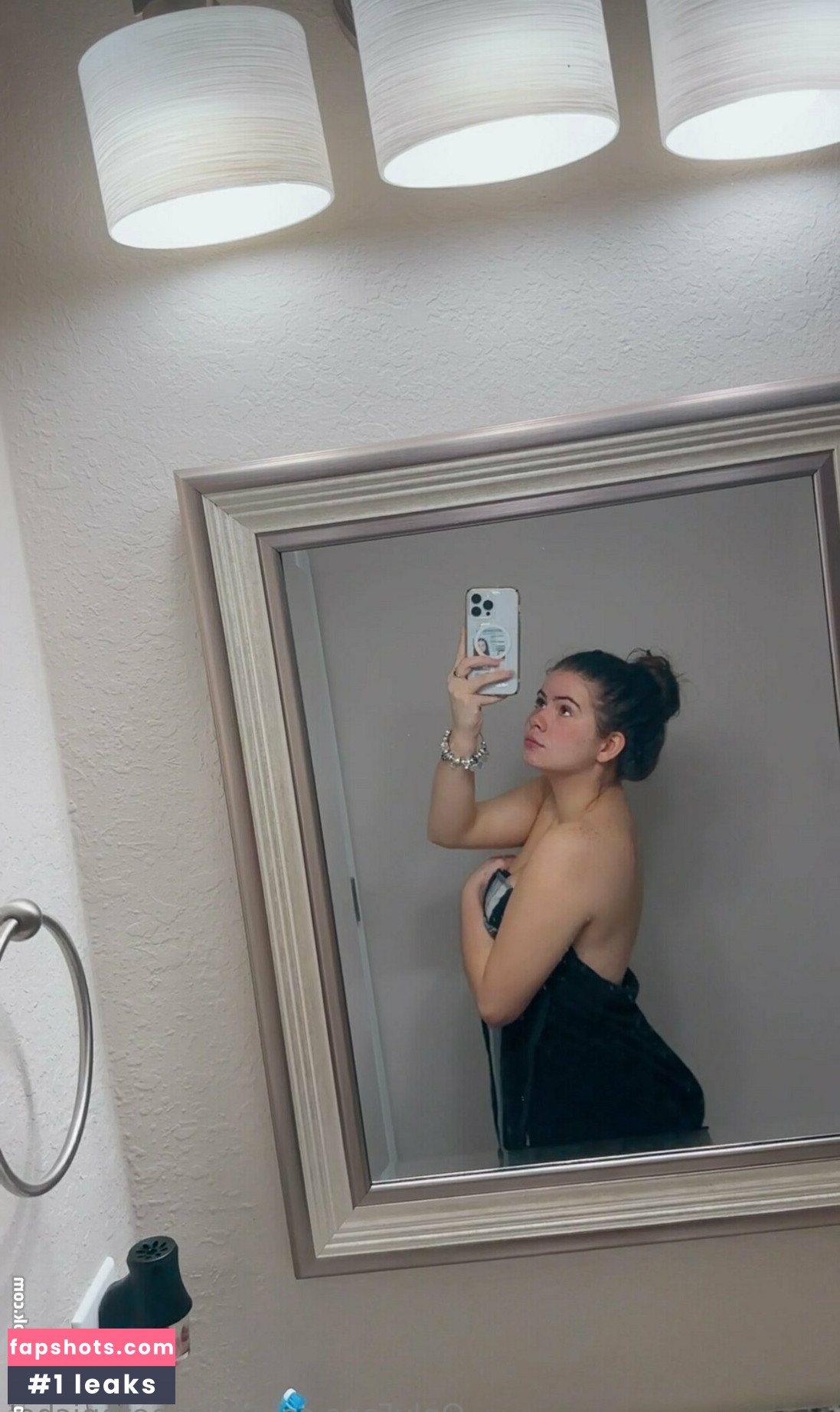 elizabethnichol gallery photo #8