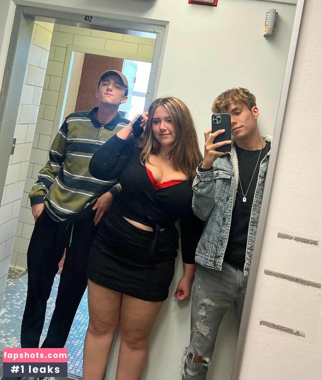 Ella B gallery photo #16