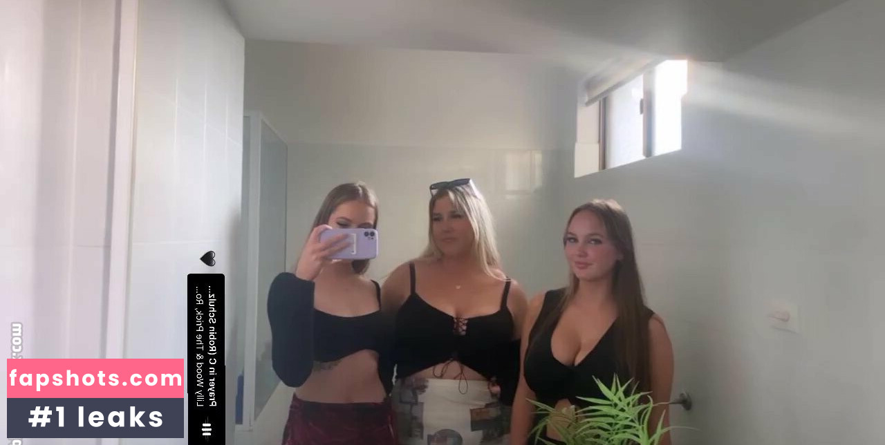 Ella B gallery photo #37