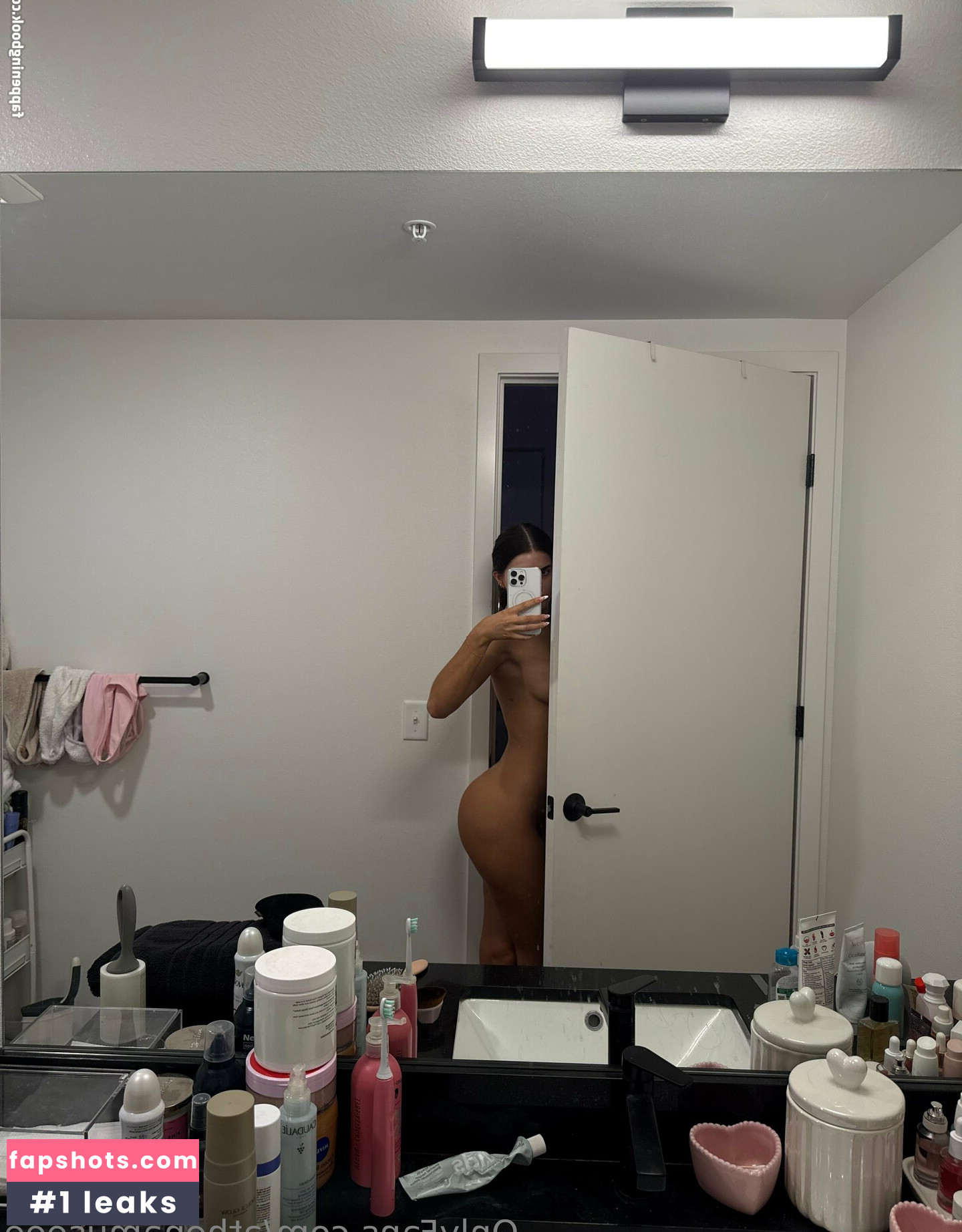 Ella Bleu gallery photo #6