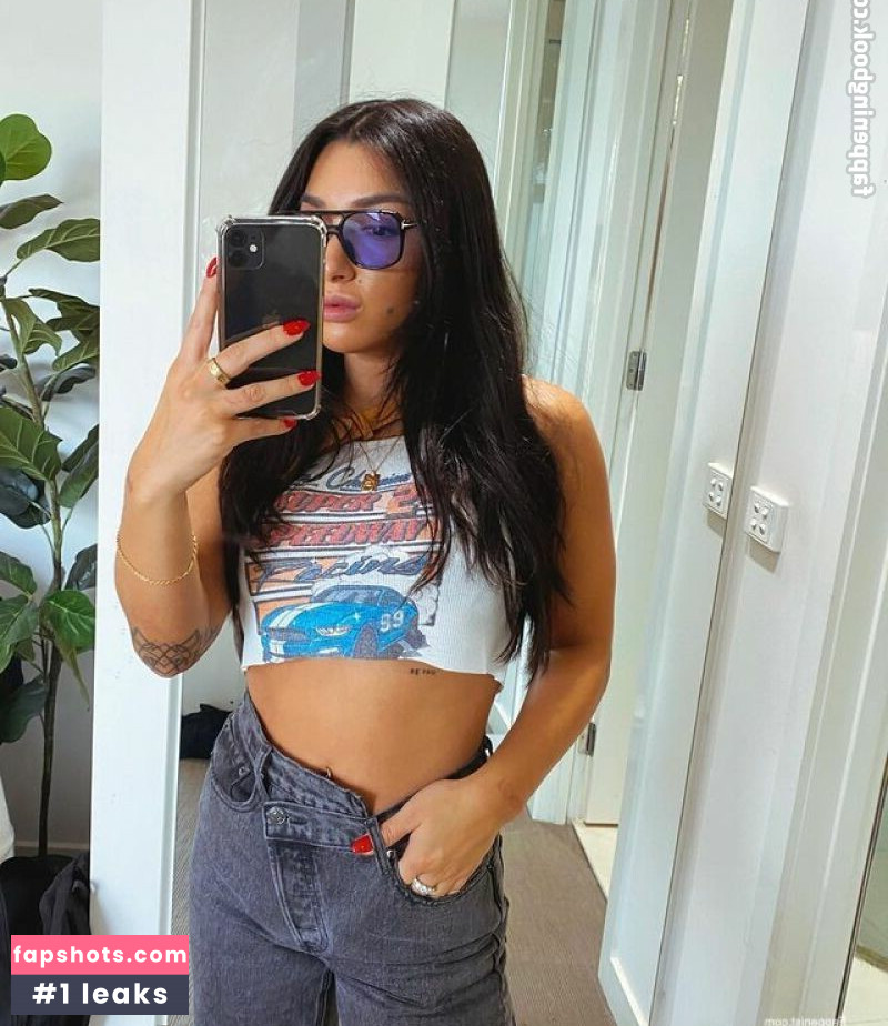 Ella Ding gallery photo #2