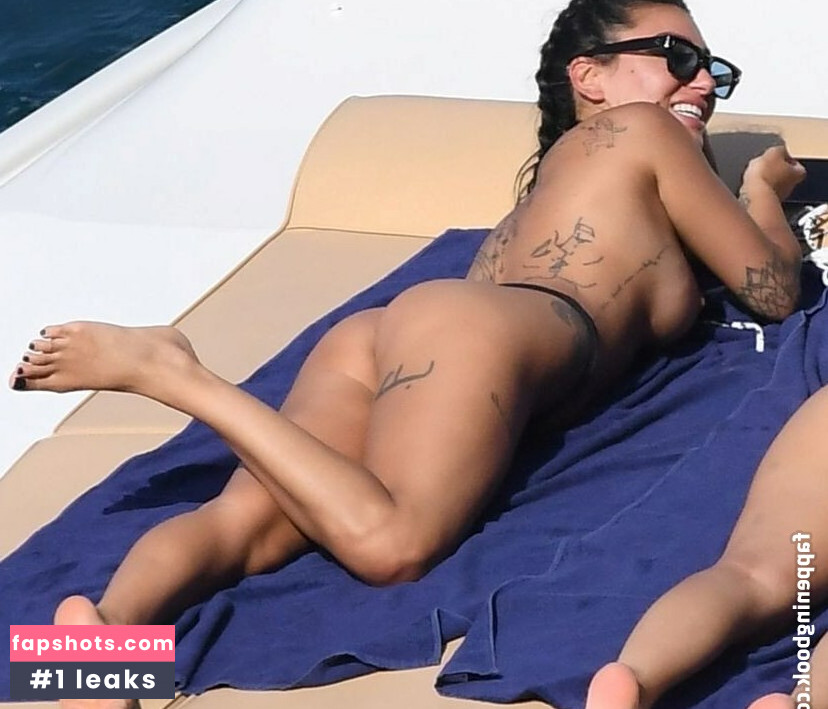 Ella Ding gallery photo #13