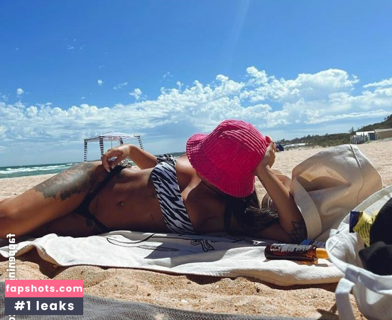 Ella Ding gallery photo #22