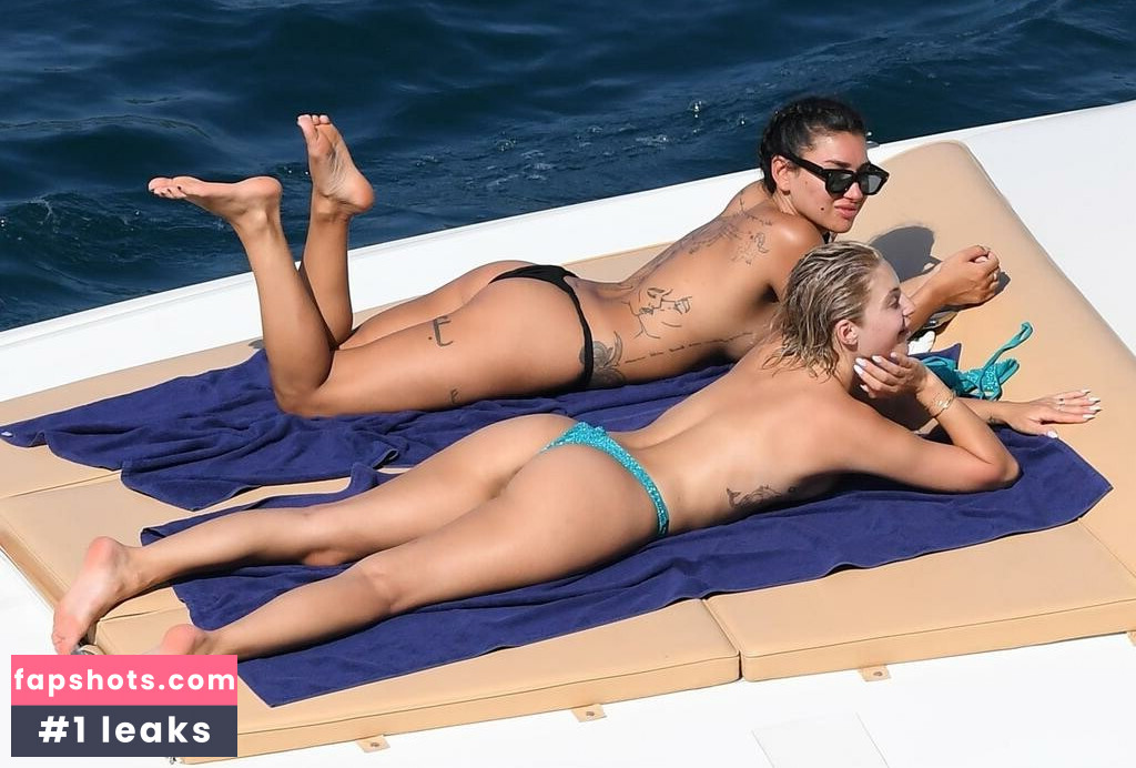 Ella Ding gallery photo #23