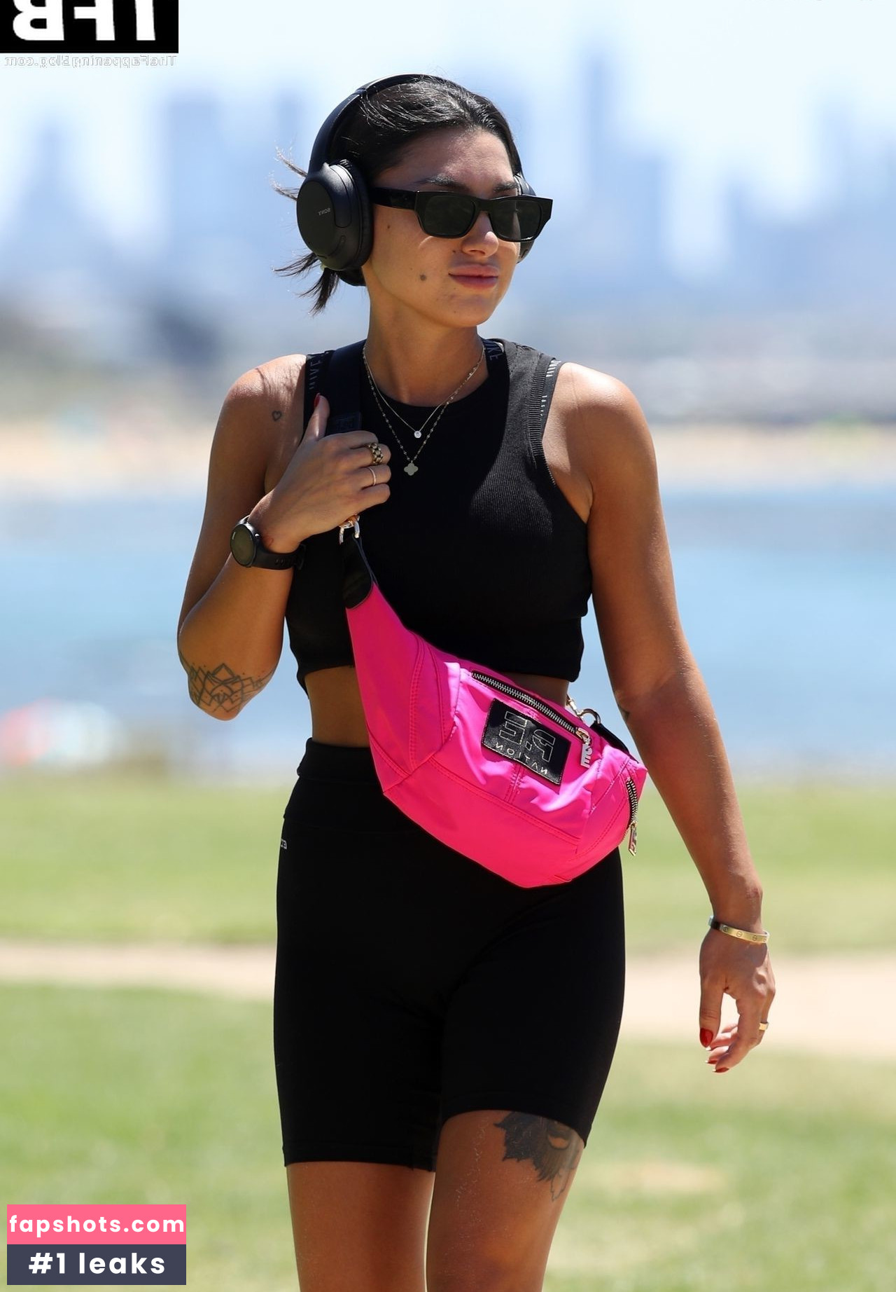 Ella Ding gallery photo #59