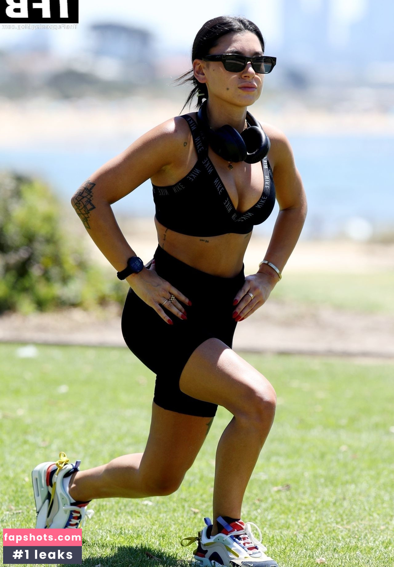 Ella Ding gallery photo #66