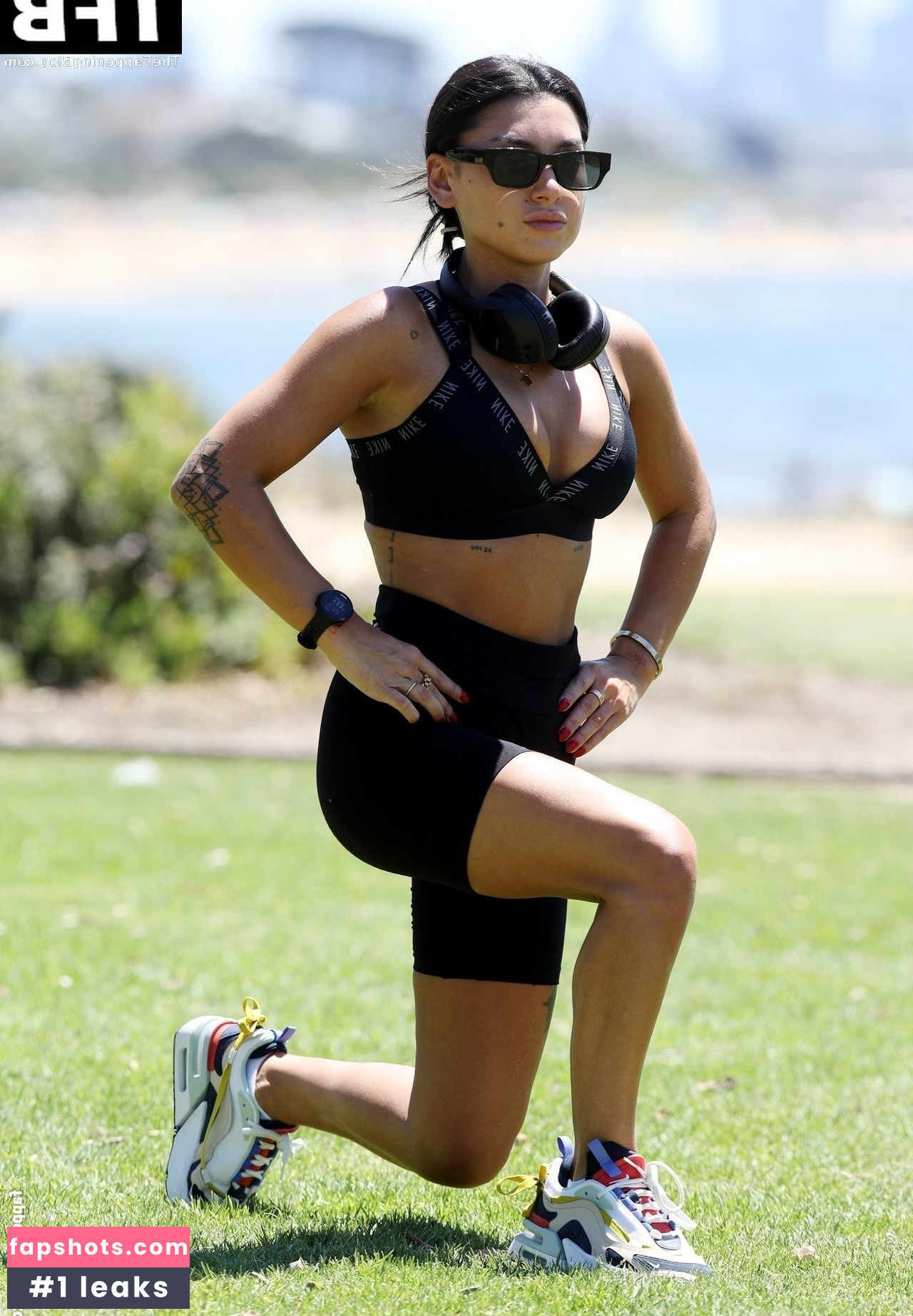 Ella Ding gallery photo #67