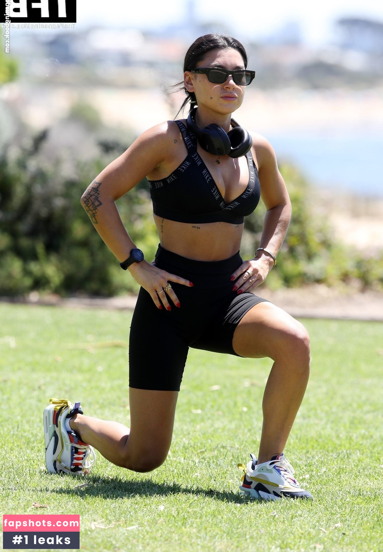 Ella Ding gallery photo #68