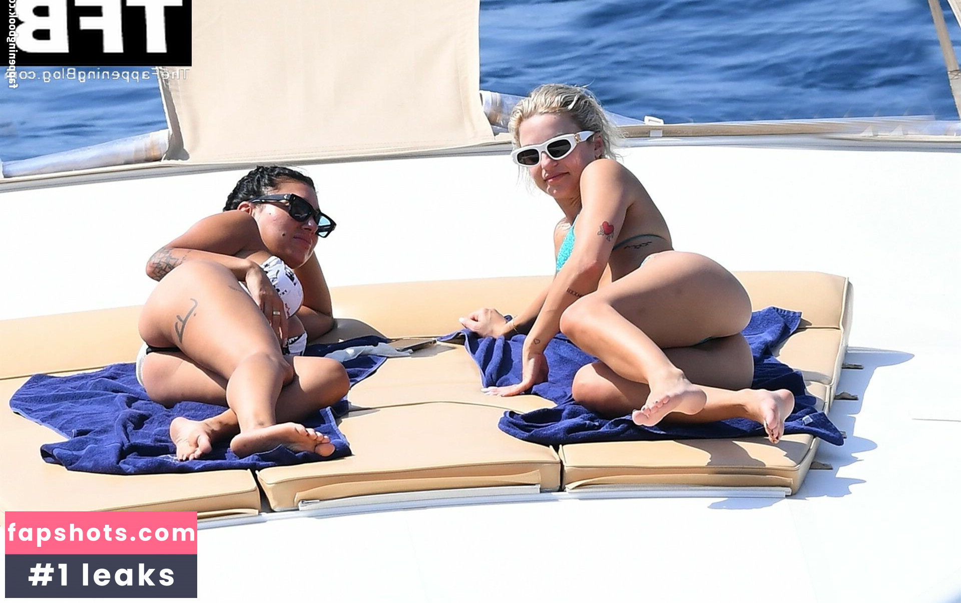 Ella Ding gallery photo #8