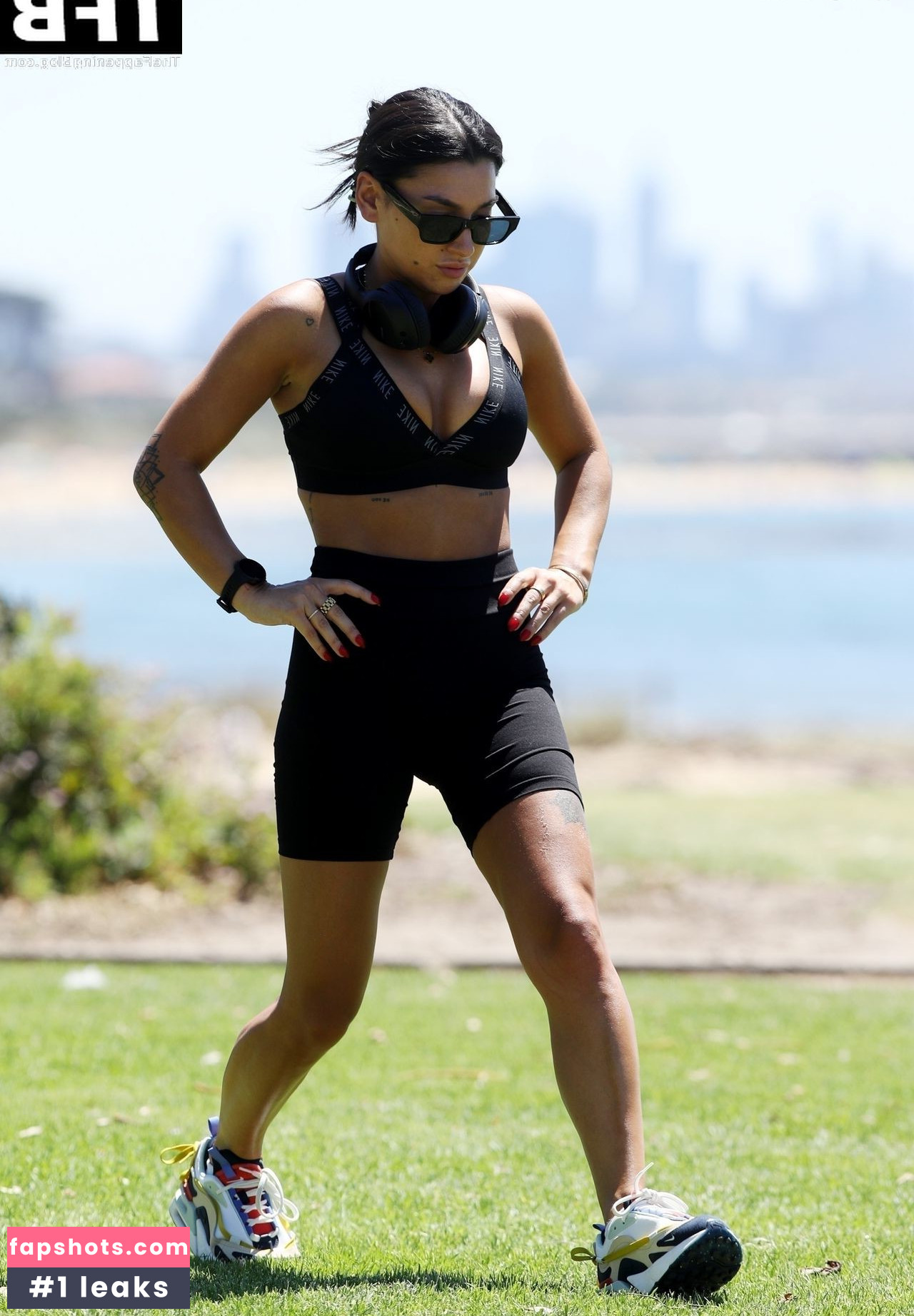 Ella Ding gallery photo #71