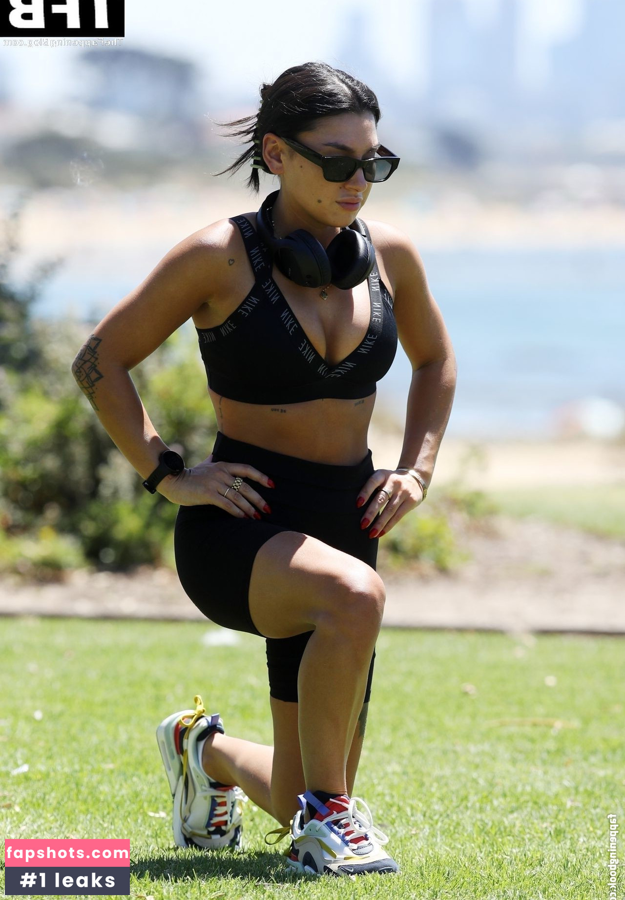 Ella Ding gallery photo #72