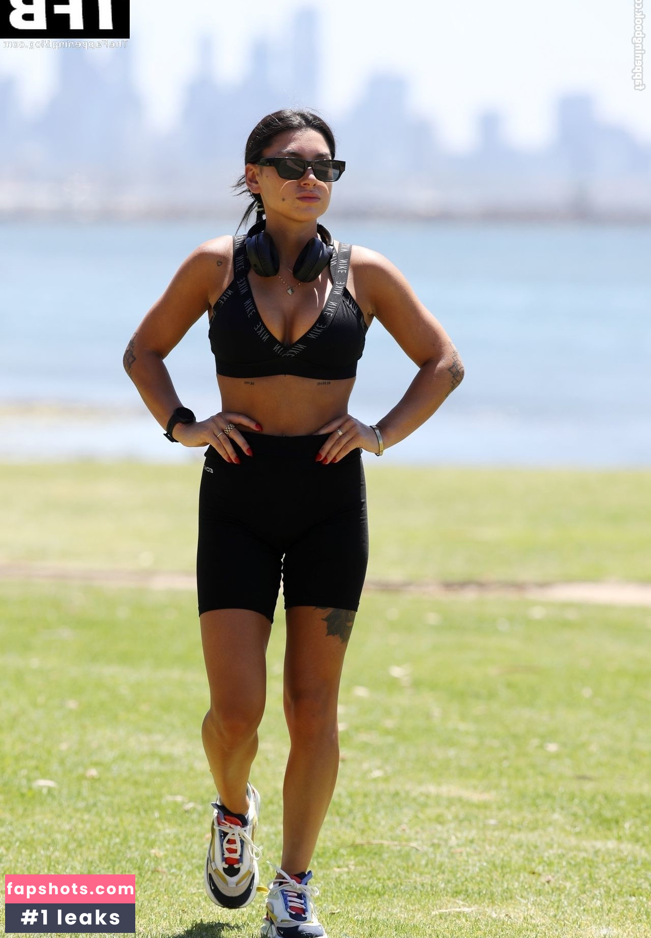 Ella Ding gallery photo #73