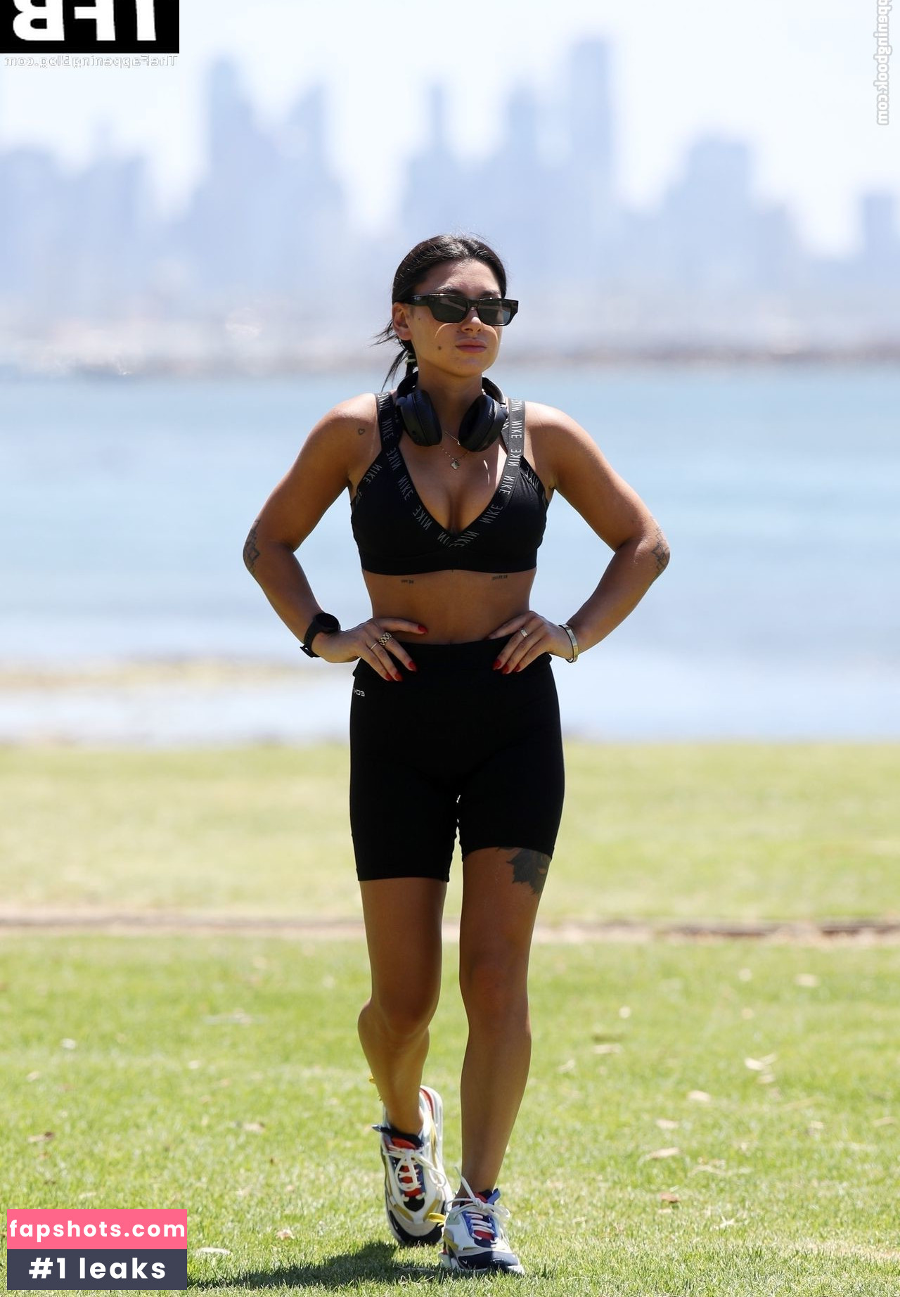 Ella Ding gallery photo #74