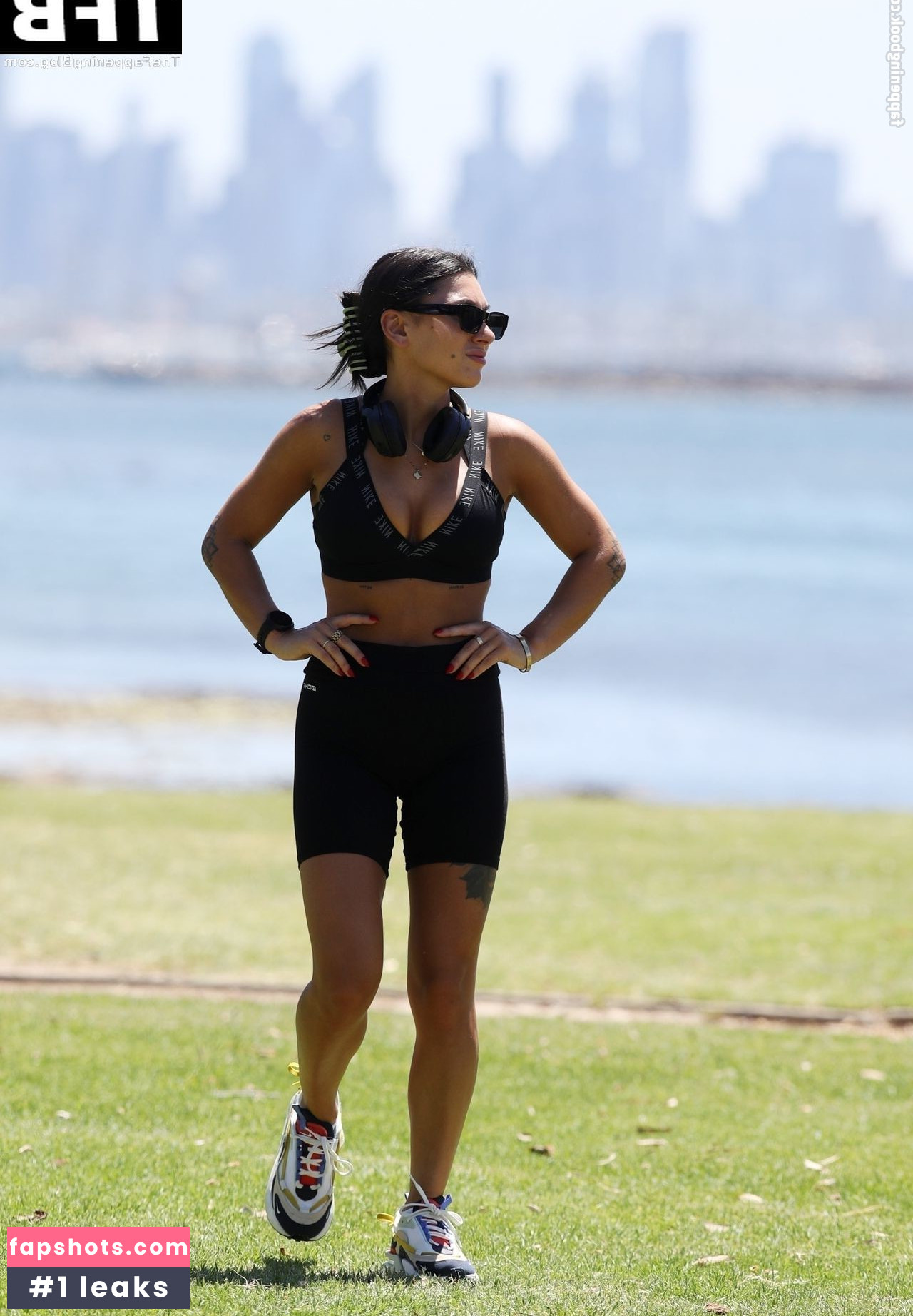 Ella Ding gallery photo #75