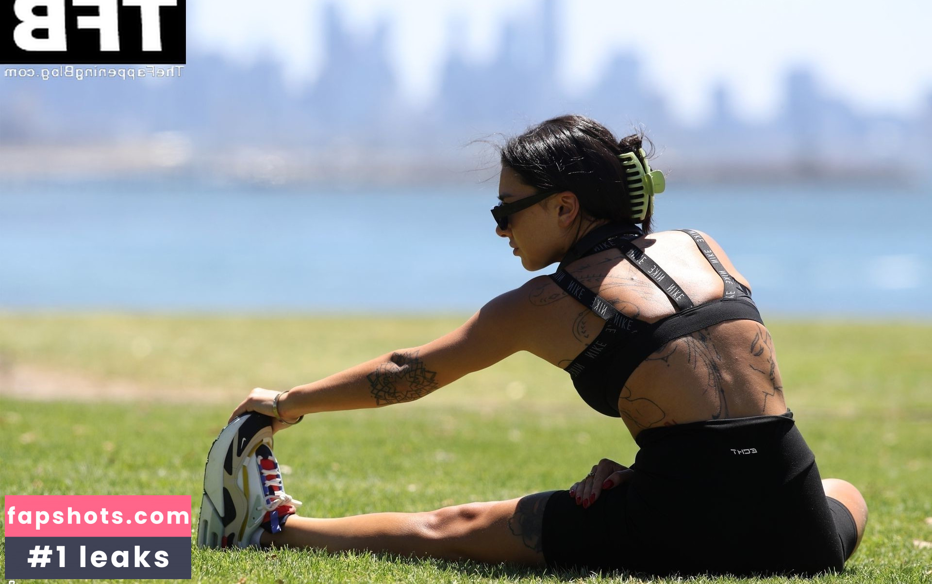 Ella Ding gallery photo #77