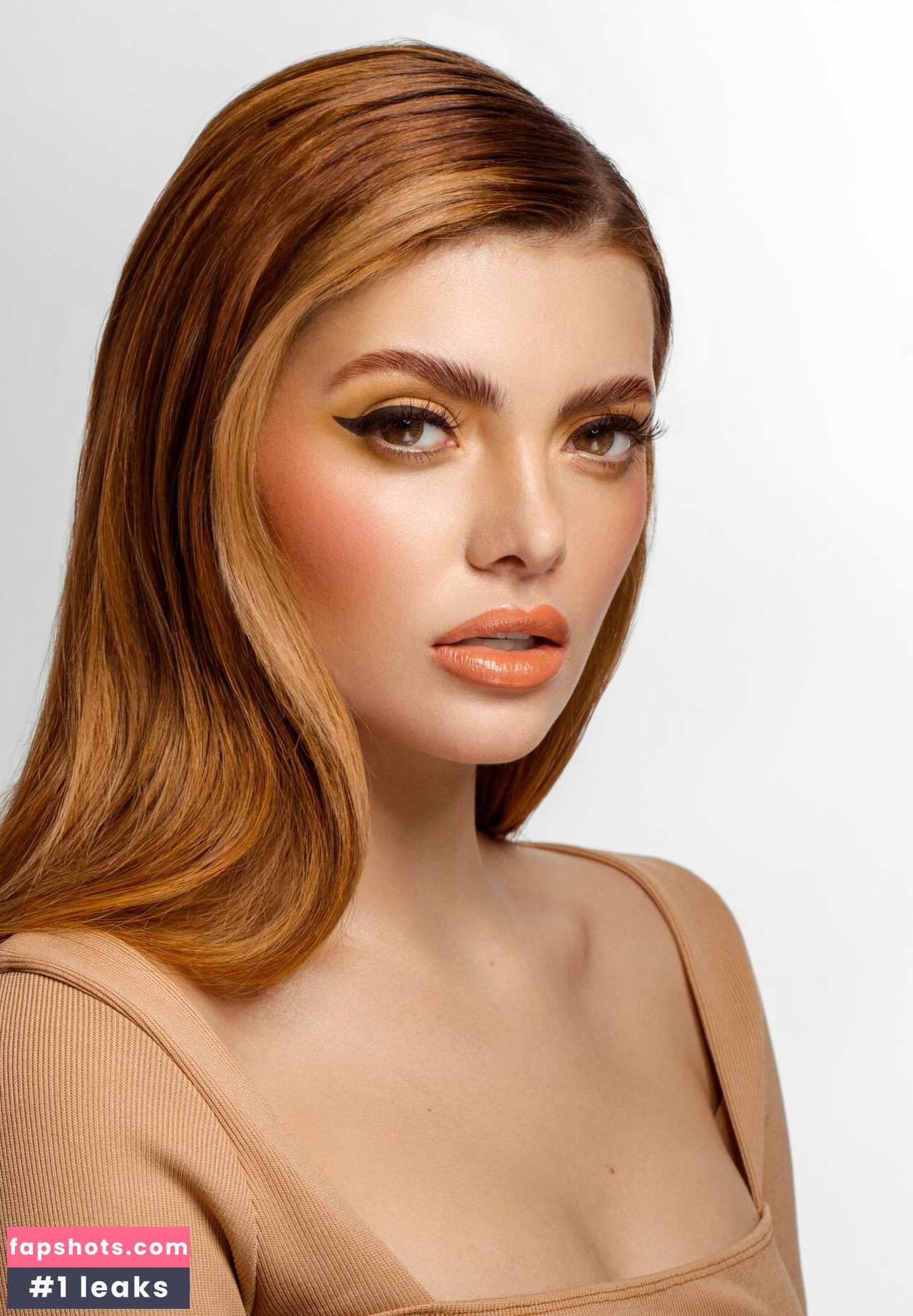 Ella Dvornik gallery photo #6