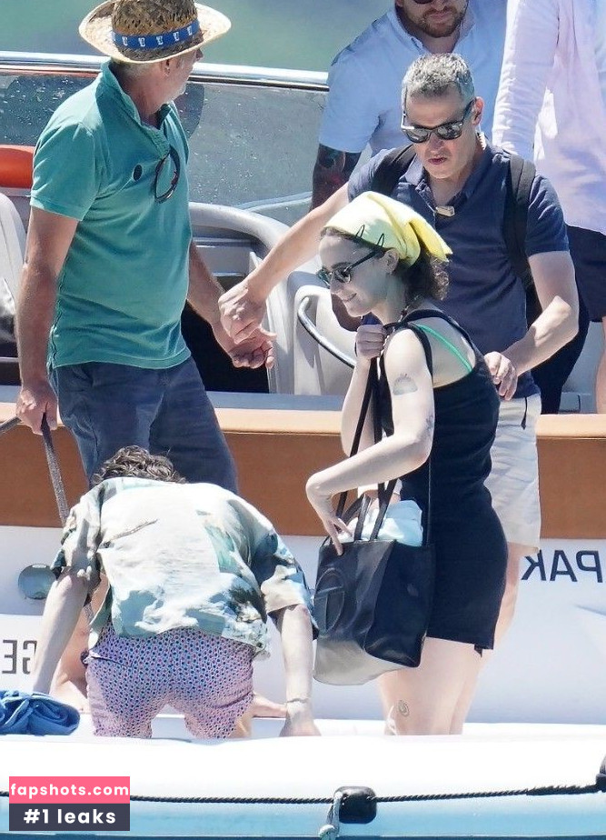 Ella Emhoff Nude Leaks OnlyFans Photos #2 - LeakJerk