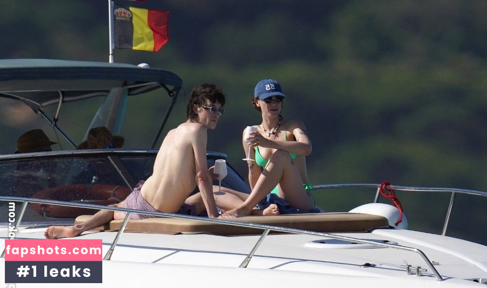 Ella Emhoff Nude Leaks OnlyFans Photos #17 - LeakJerk