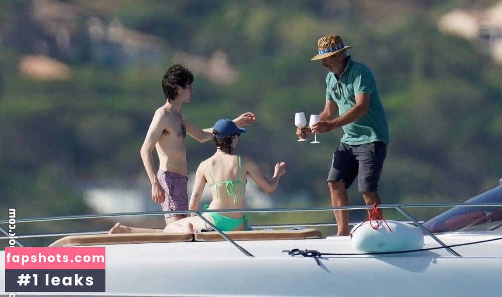 Ella Emhoff Nude Leaks OnlyFans Photos #25 - LeakJerk