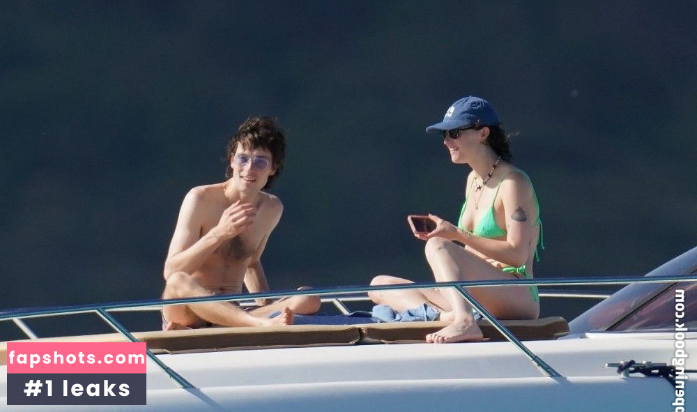 Ella Emhoff Nude Leaks OnlyFans Photos #27 - LeakJerk