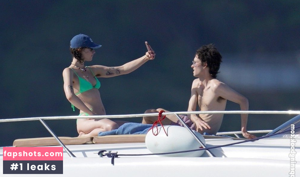 Ella Emhoff Nude Leaks OnlyFans Photos #30 - LeakJerk