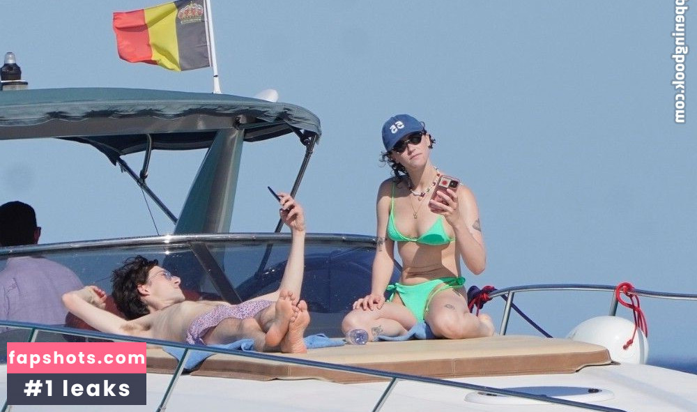 Ella Emhoff Nude Leaks OnlyFans Photos #39 - LeakJerk