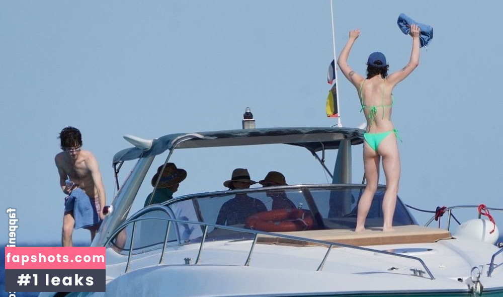 Ella Emhoff Nude Leaks OnlyFans Photos #41 - LeakJerk