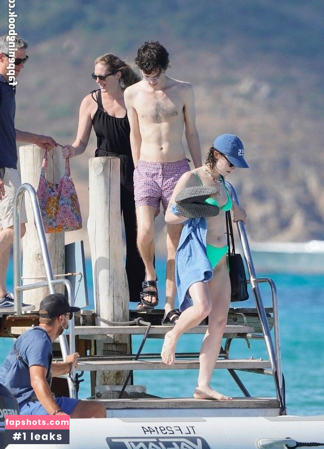 Ella Emhoff Nude Leaks OnlyFans Photos #43 - LeakJerk