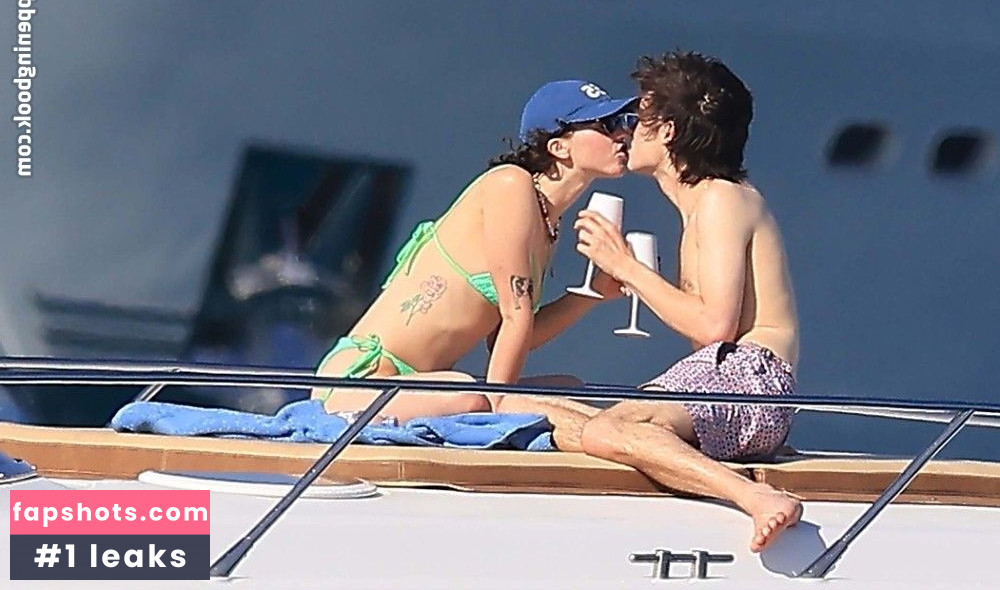 Ella Emhoff Nude Leaks OnlyFans Photos #50 - LeakJerk