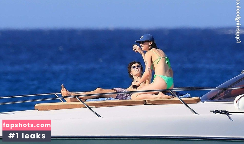 Ella Emhoff Nude Leaks OnlyFans Photos #58 - LeakJerk