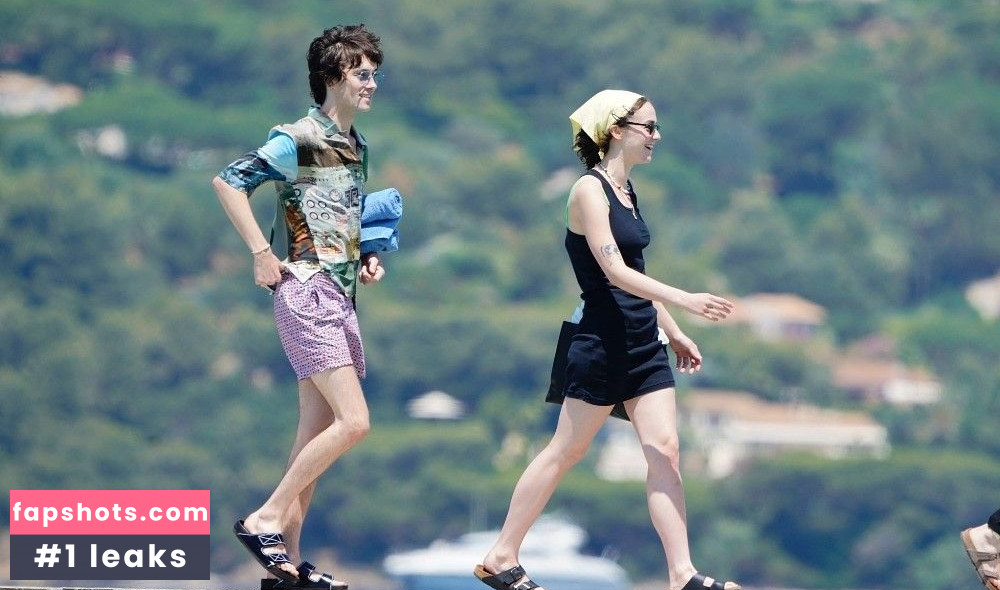 Ella Emhoff Nude Leaks OnlyFans Photos #7 - LeakJerk