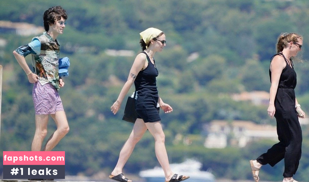 Ella Emhoff Nude Leaks OnlyFans Photos #9 - LeakJerk