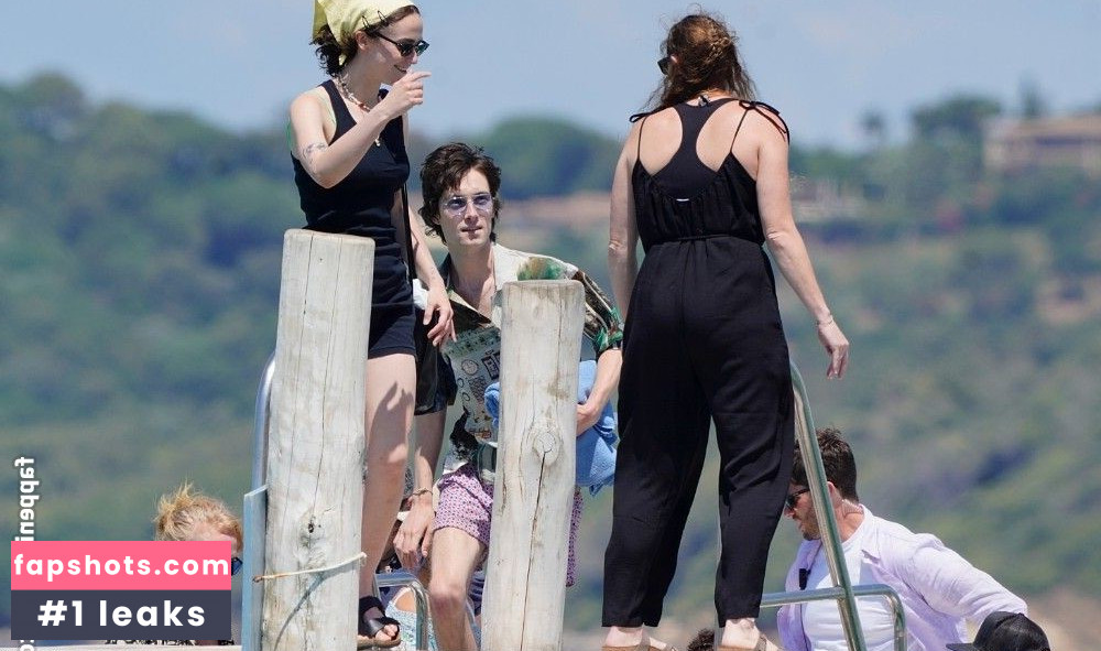 Ella Emhoff Nude Leaks OnlyFans Photos #10 - LeakJerk