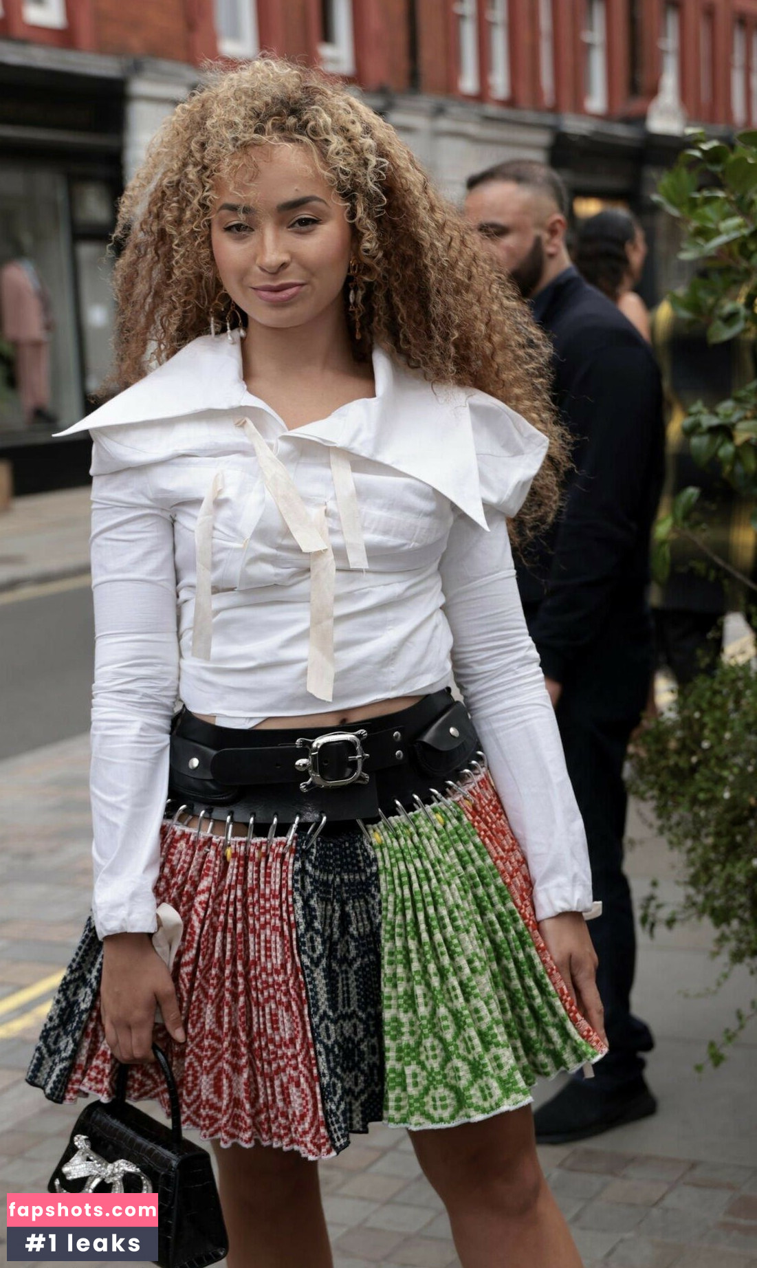 Ella Eyre Filtración Desnuda OnlyFans Foto #70 - Fapshots