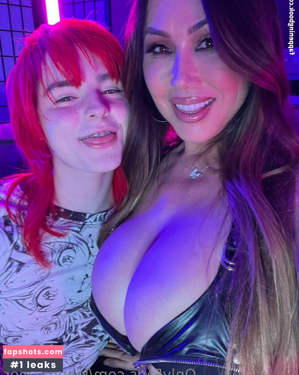 Ella Hollywood gallery photo #135