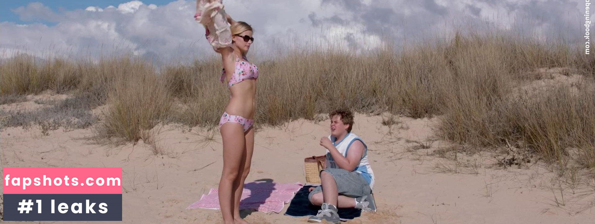 Ella-June Henrard nude babe gallery