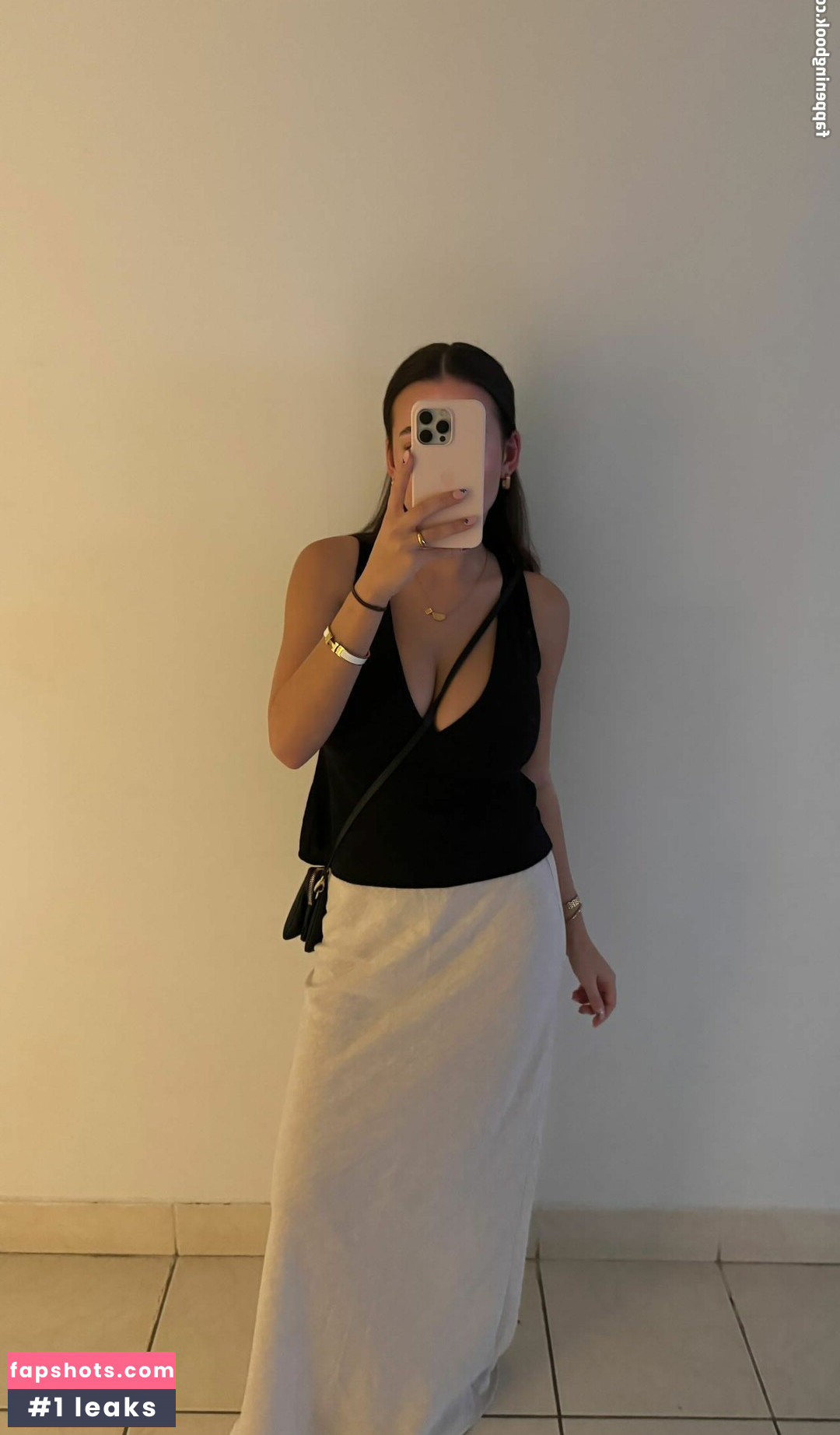 Ella Midgley gallery photo #39