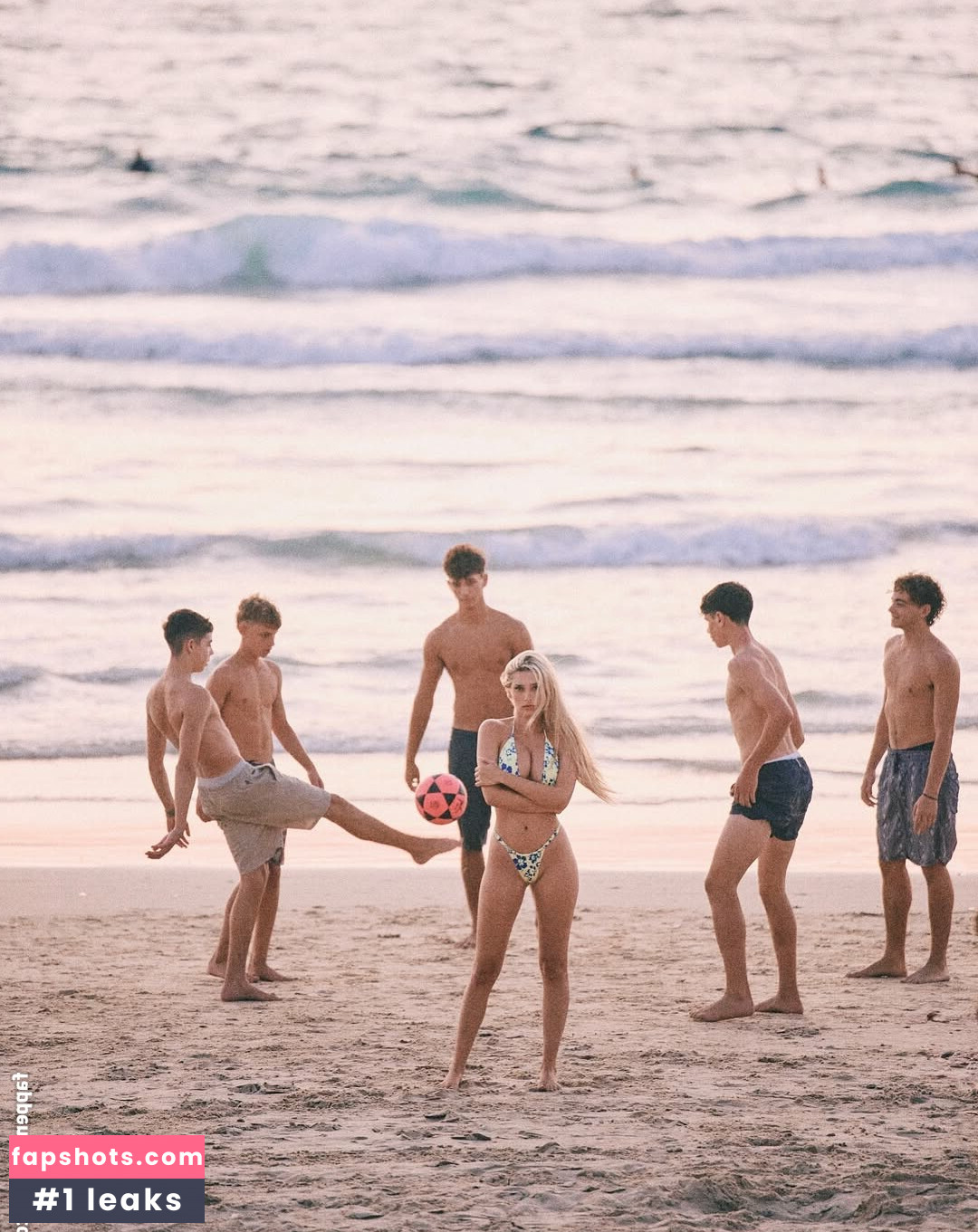 Ella Netzer gallery photo #21