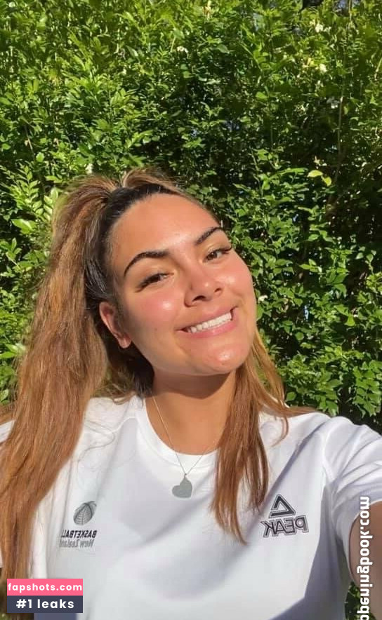 Ella Paleaae gallery photo #3