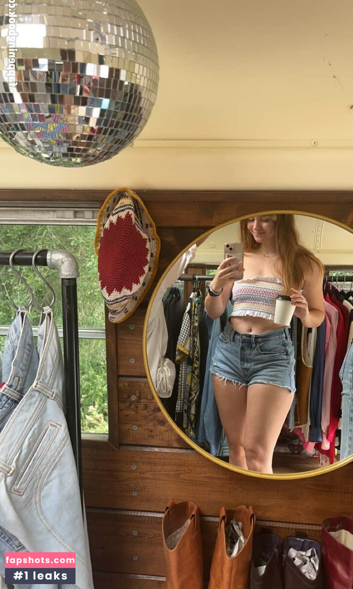 Ella Rene gallery photo #10