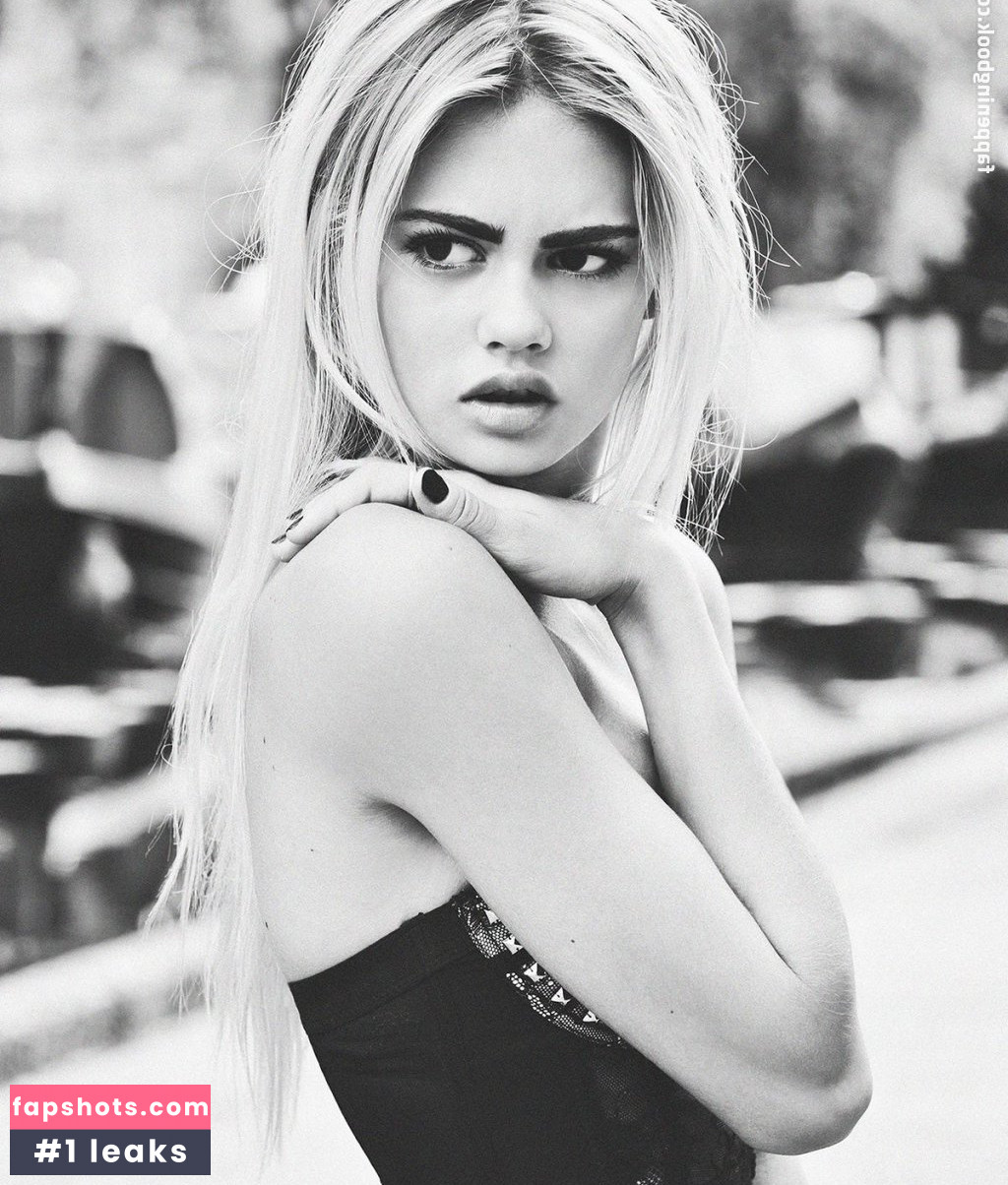 Ella Ross gallery photo #2