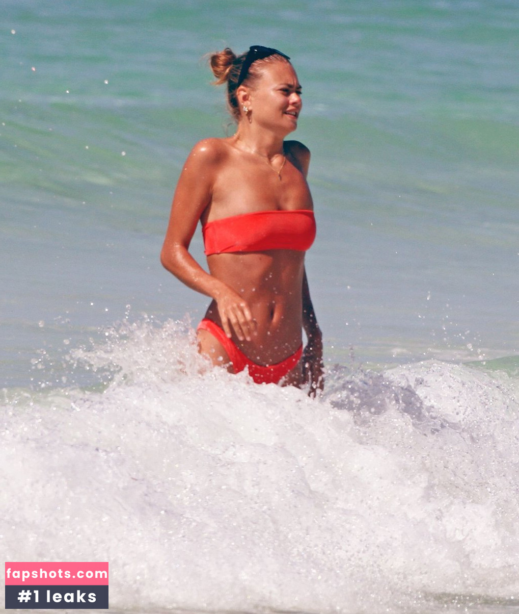 Ella Ross gallery photo #38