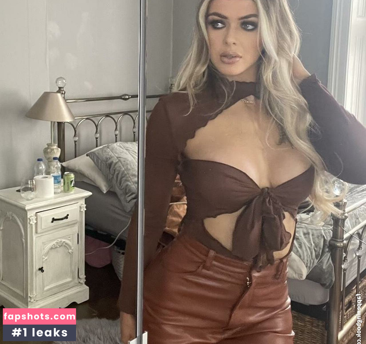 Ella Standring gallery photo #7