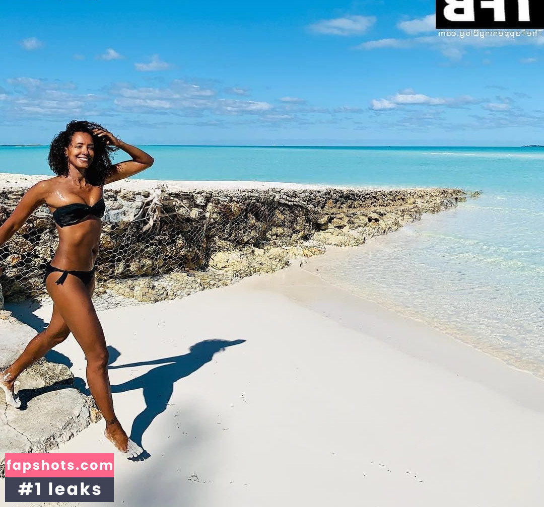 Ella Thomas gallery photo #3