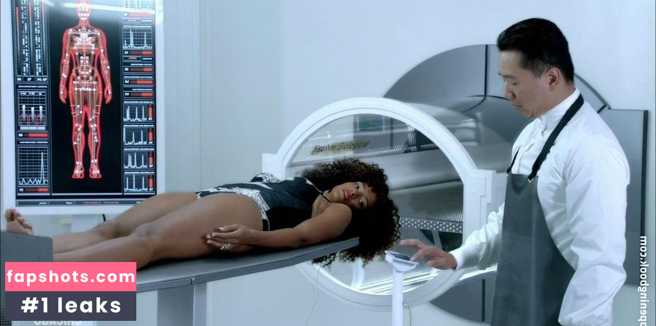 Ella Thomas gallery photo #24