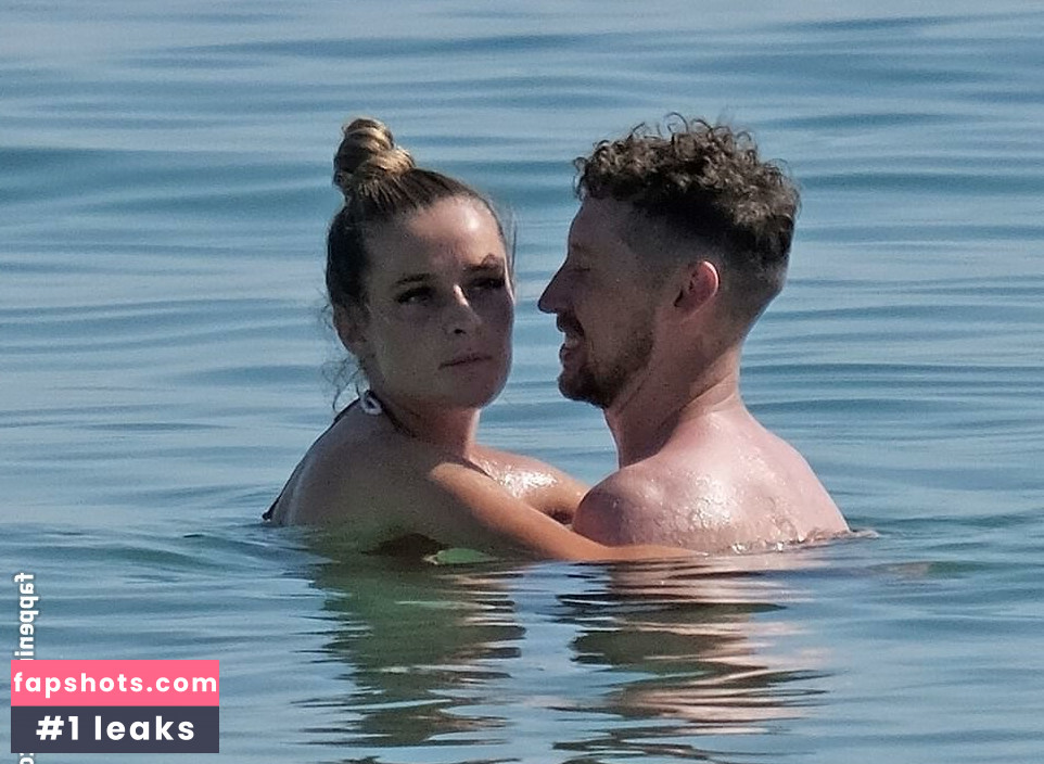 Ella Toone gallery photo #12