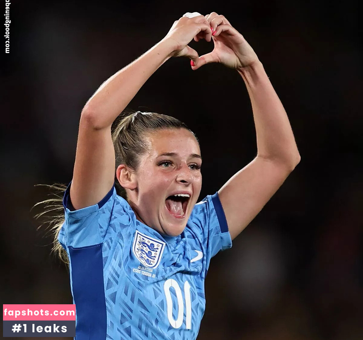 Ella Toone gallery photo #6