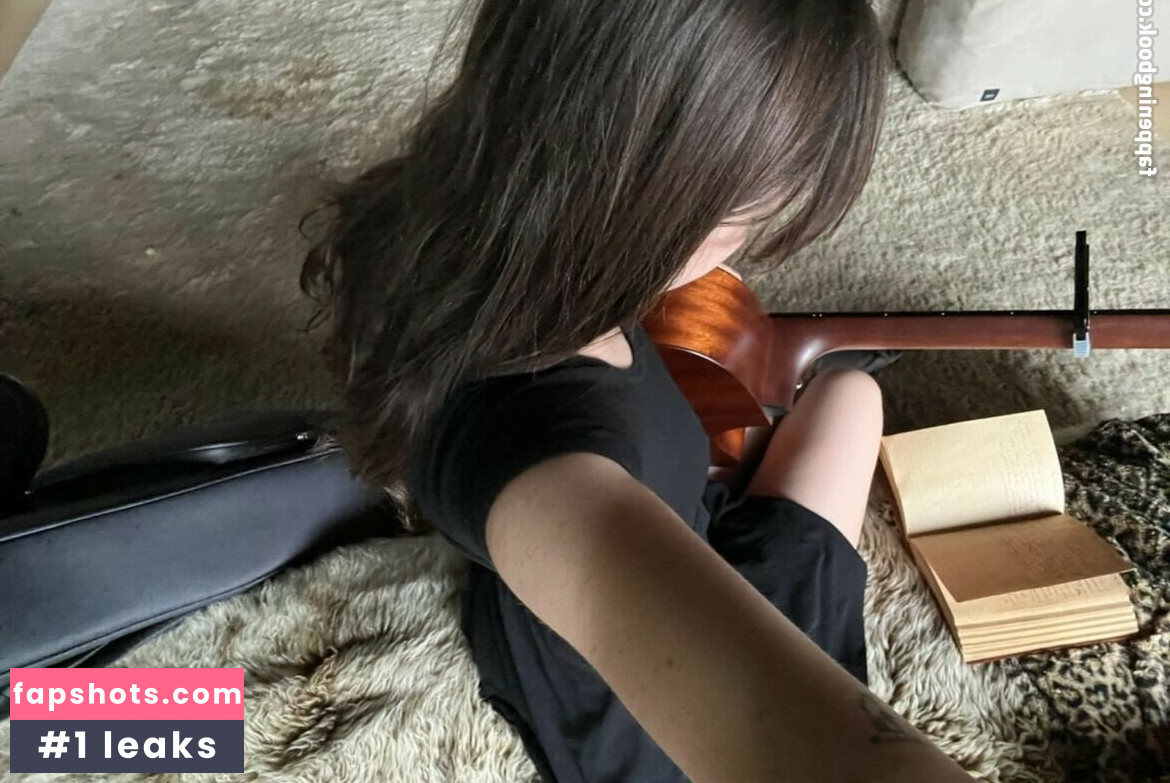 Ella Woolsey gallery photo #6